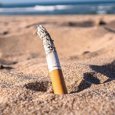 Playas sin humos - Españoles en la mar | Escuchar