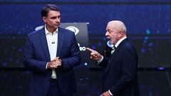 Cinco Continentes - Lula da Silva y Flávio Bolsonaro se lanzan duras acusaciones de corrupción en su primer gran debate