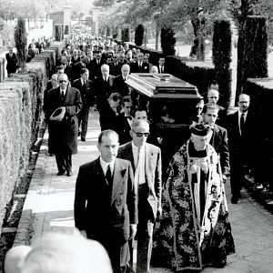 20 aniversario de Radio 5 - 20 aniversario de Radio 5 - Polvo eres - El entierro de Ortega y Gasset - 07/02/10 - Escuchar ahora