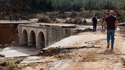 24 horas - El puente de Chiva, la imagen de la resistencia a la DANA - Escuchar ahora