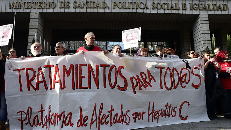 Las mañanas de RNE - La consejera de Salud andaluza, sobre el fármaco de la hepatitis C: "La gente que lo precise, lo debe tener" - Escuchar ahora