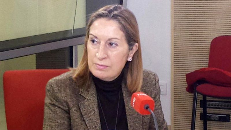 Las mañanas de RNE - Ana Pastor pide a aerolíneas y navieras que bajen sus precios por la caída del pretróleo - Escuchar ahora