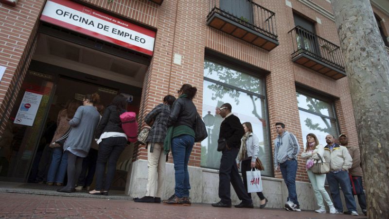 Entre paréntesis - España permanecerá diez años el paro por encima del 20% según la OIT - Escuchar ahora