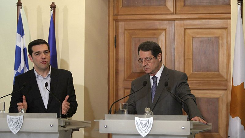  Diario de las 2 - Tsipras y Varufakis, de gira por Europa - Escuchar ahora 