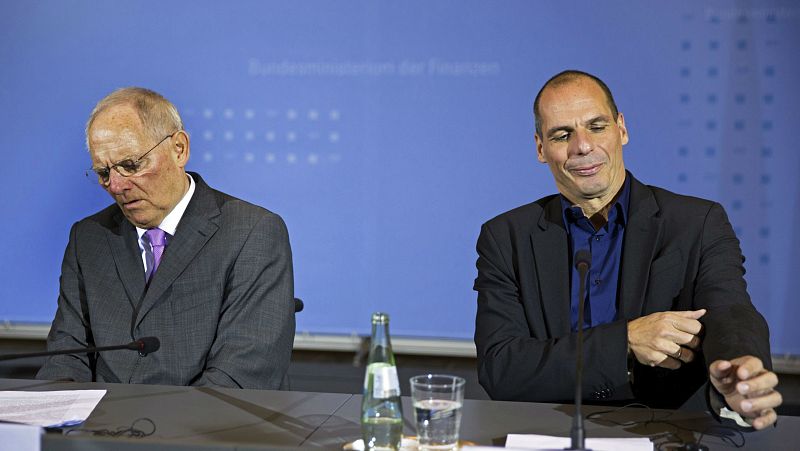  Diario de las 2 - Jarro de agua fría para Grecia - Escuchar ahora 