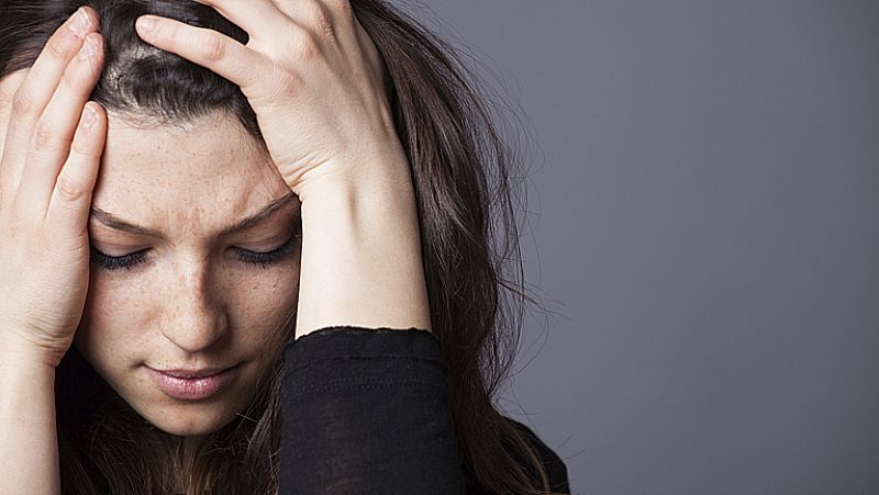 Entre paréntesis - Casi dos millones de españoles, con depresión en el último año - Escuchar ahora