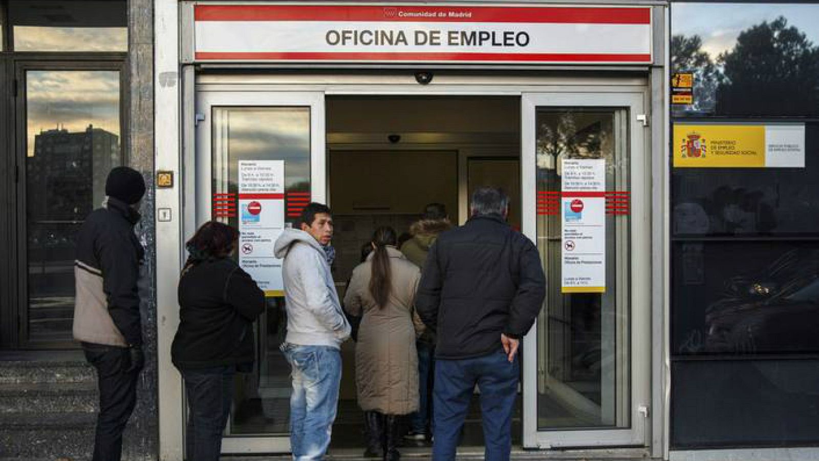 Entre paréntesis - El paro sigue siendo la principal preocupación de los españoles - Escuchar ahora