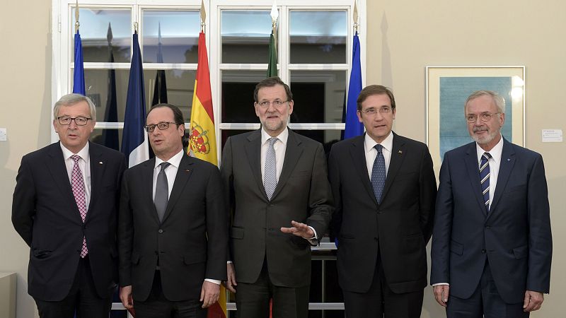  Las mañanas de RNE - Respaldo de la Comisión Europea a España y Portugal - Escuchar ahora 