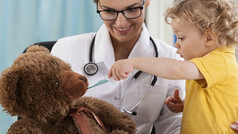 Entre paréntesis - Operando ositos - Escuchar ahora