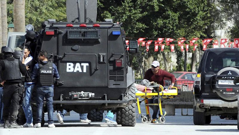 Las mañanas de RNE - Un superviviente español del atentado en Túnez: "No he podido dormir" - Escuchar ahora