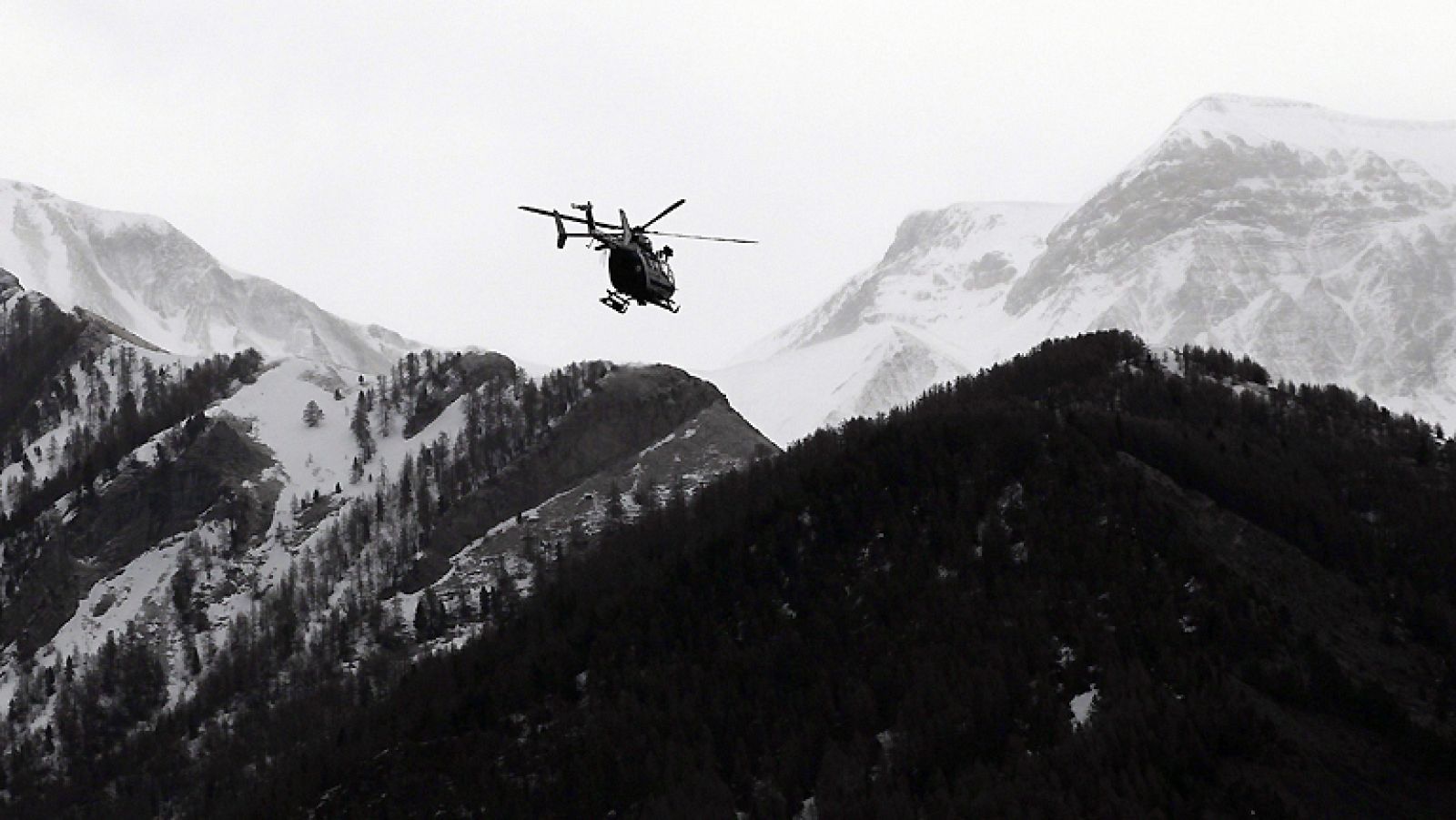 Las mañanas de RNE - Espadaler confirma que este miércoles se hará pública la relación de pasajeros del avión estrellado en Francia - Escuchar ahora