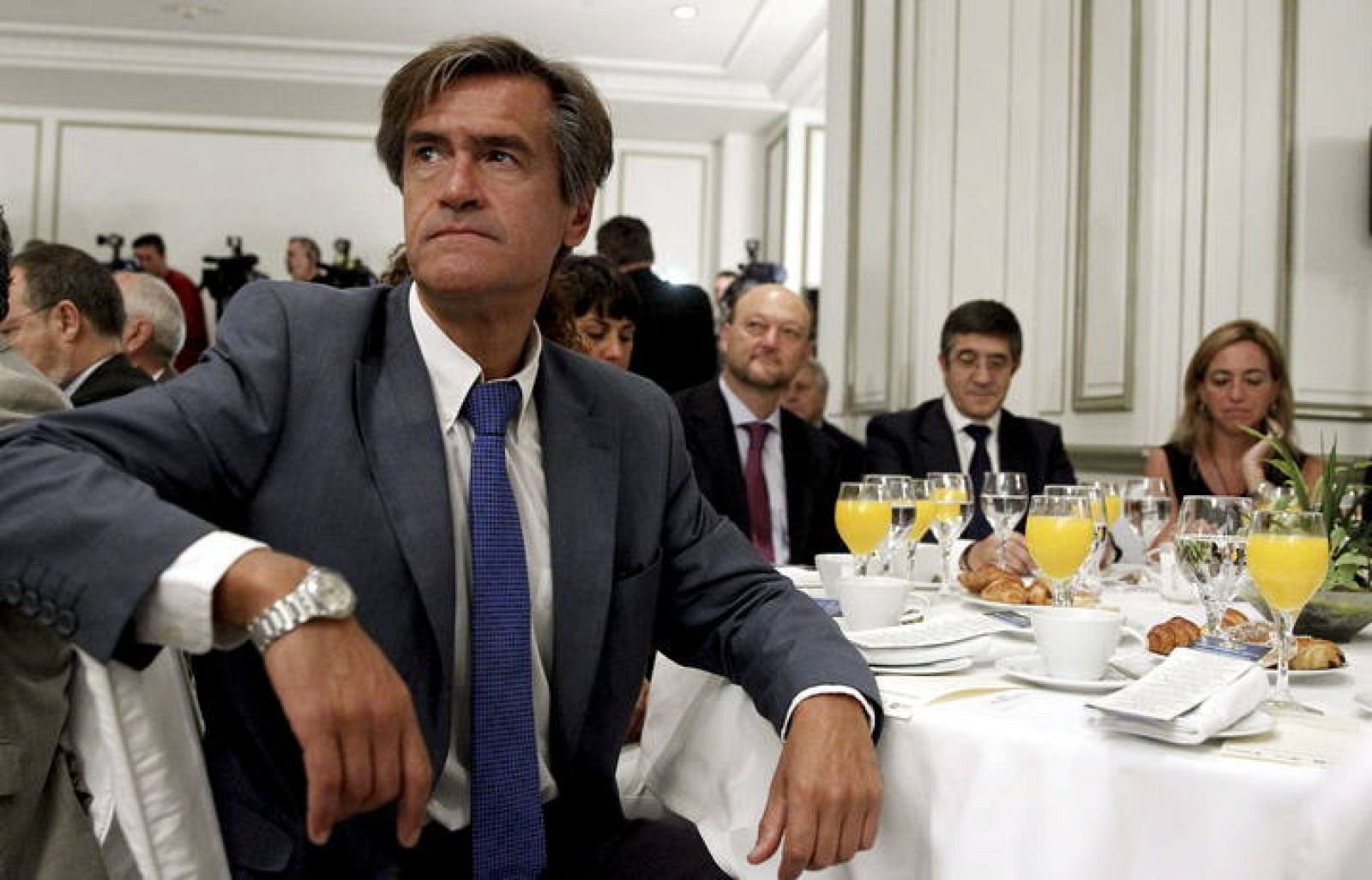  Boletines RNE - López-Aguilar pide la suspensión cautelar de militancia en el PSOE - 07/04/15). - Escuchar ahora 