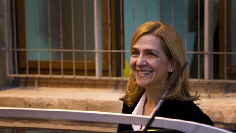  Diario de las 2 - La infanta Cristina, según sus abogados, "Firmó sin pedir explicaciones" - Escuchar ahora 