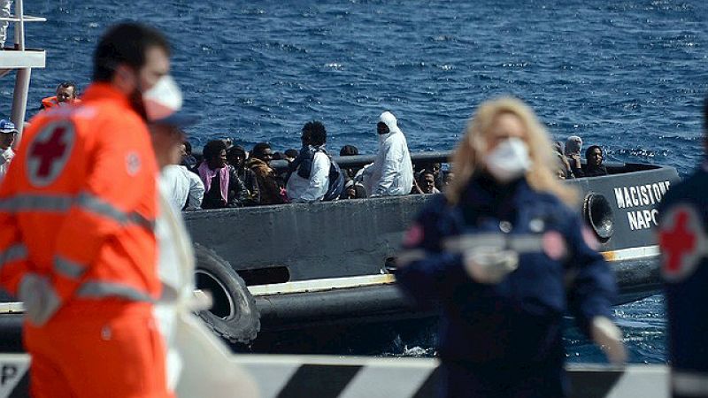 Entre paréntesis - 400 personas desaparecidas en el Canal de Sicilia - Escuchar ahora