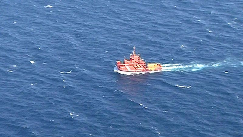  Diario de las 2 - Pendientes de la mancha de fuel de Canarias - Escuchar ahora 