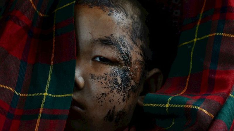 Entre paréntesis - El terremoto de Nepal se ensaña especialmente con los niños - Escuchar ahora