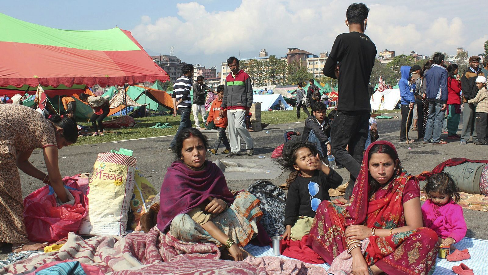  Diario de las 2 - Los nepalíes protestan contra el Gobierno - Escuchar ahora 