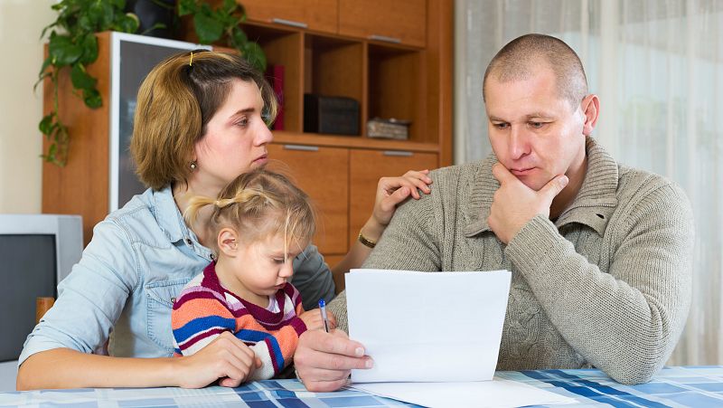 Entre paréntesis - Cáritas publica la memoria anual de su programa de empleo y economía social - Escuchar ahora