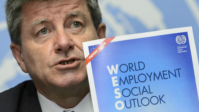 Entre paréntesis - Cambia el modelo tradicional de empleo - Escuchar ahora