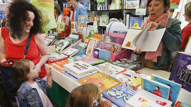 Radio 5 Actualidad - La Feria del Libro de Madrid incrementa un 6% sus ventas - Escuchar ahora