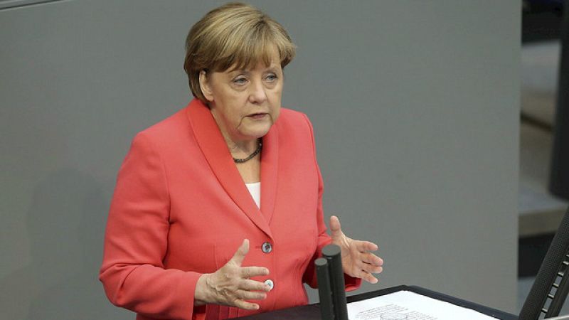 Boletines RNE - Merkel cree que todavía es posible el acuerdo con Grecia - Escuchar ahora