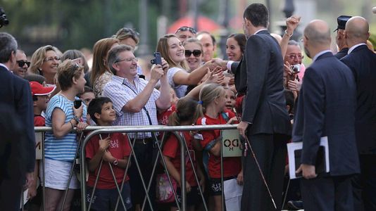 Radio 5 Actualidad - Radio 5 Actualidad - Los ciudadanos opinan del primer año de Felipe VI - Escuchar ahora