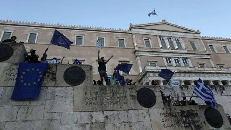 Boletines RNE - Hollande y Merkel buscan una solución para Grecia - Escuchar ahora