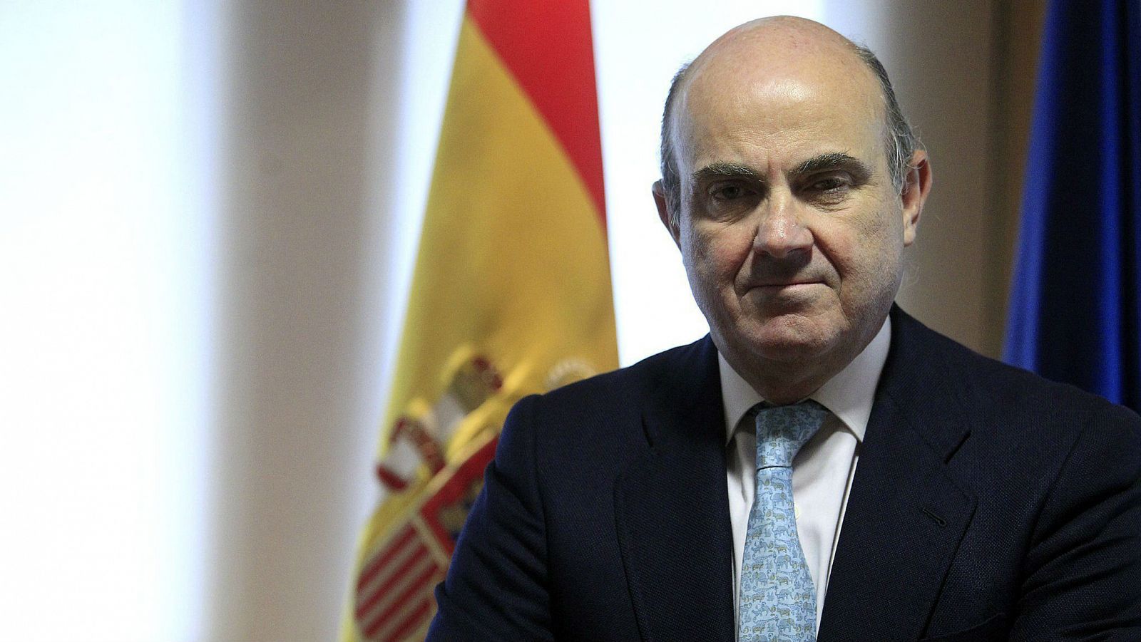  Las mañanas de RNE - De Guindos: "España está preparada para capear el corralito griego" - Escuchar ahora 