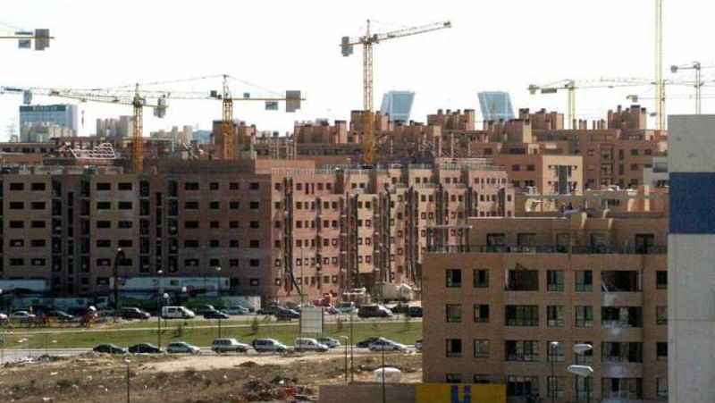 Boletines RNE - Vuelve a subir la firma de hipotecas - Escuchar ahora