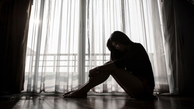 Entre paréntesis - Emigrar puede provocar estrés intenso y problemas emocionales - Escuchar ahora