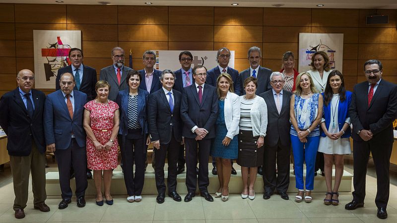  Boletines RNE - La situación de los inmigrantes sin papeles, a debate en el Consejo Interterritorial de Salud - 29/07/15 - Escuchar ahora 