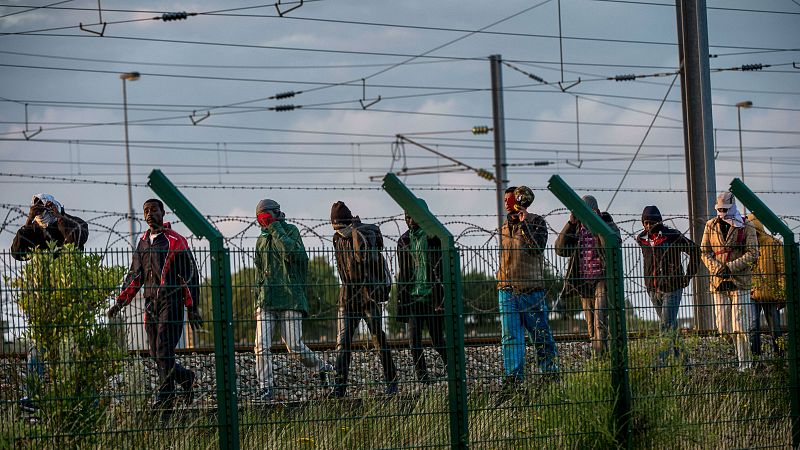 Diario de las 2 - Otro inmigrante pierde la vida en el Eurotúnel - Escuchar ahora