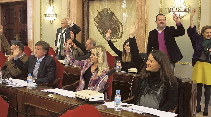  La oposición paraliza en Murcia las obras del AVE - Escuchar ahora