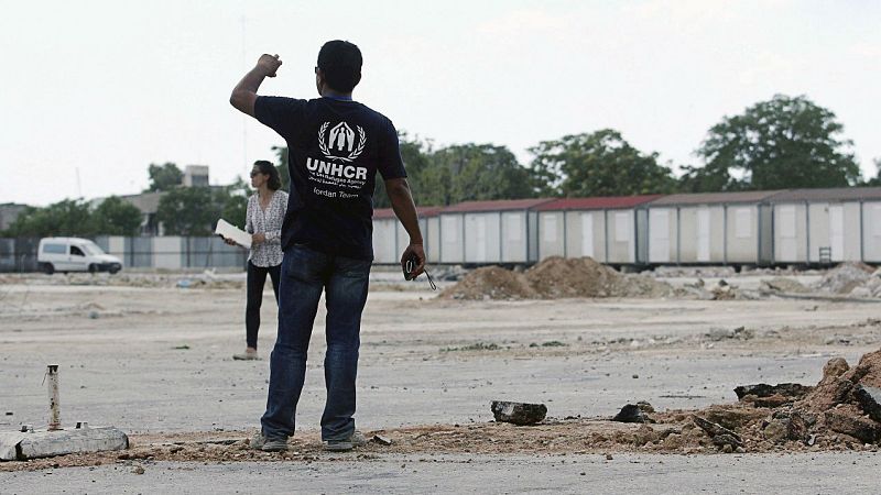  Miles de refugiados llegan a Grecia y ACNUR habla de caos - Escuchar ahora