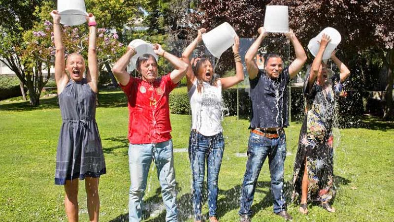 Esto me suena. Las tardes del Ciudadano García - Vuelve el reto del cubo de agua helada contra la ELA - Escuchar ahora