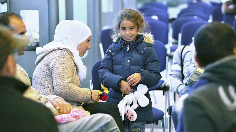 Boletines RNE - El Gobierno prepara la llegada de los refugiados - Escuchar ahora