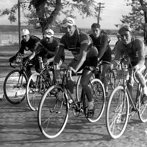 Documentos RNE - Documentos RNE - 80 años de Vuelta Ciclista a España. Casi un siglo de pedaladas a través de la Península Ibérica - 12/09/15 - Escuchar ahora