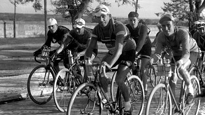 Documentos RNE - 80 años de Vuelta Ciclista a España. Casi un siglo de pedaladas a través de la Península Ibérica - 12/09/15 - Escuchar ahora