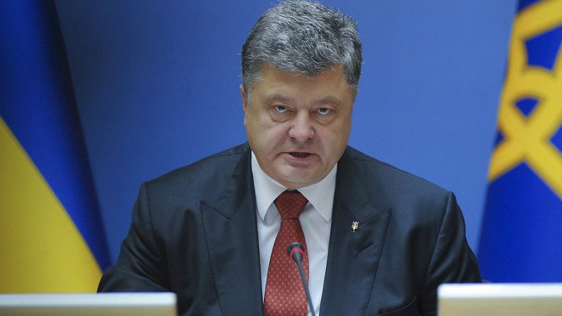 Boletines RNE - Poroshenko pide una operación internacional para impulsar la paz en Ucrania - Escuchar ahora