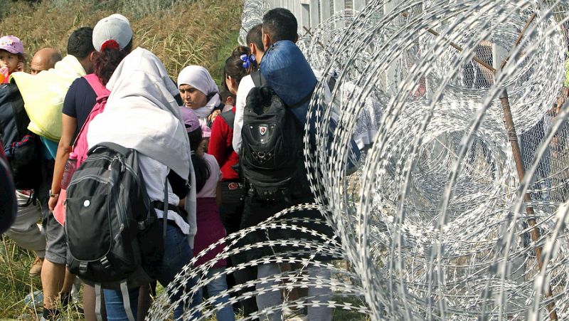 Las mañanas de RNE - Los refugiados buscan alternativas para seguir su travesía dentro de Europa - Escuchar ahora