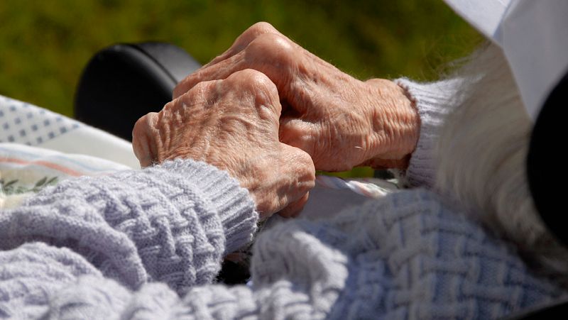  España vuelta y vuelta - Quién cuida al cuidador de los enfermos de Alzheimer - Escuchar ahora