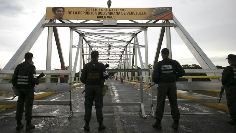 Radio 5 Actualidad - Colombia y Venezuela intentan solucionar su crisis fronteriza - Escuchar ahora