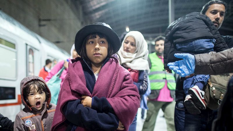 Boletines RNE - El acuerdo para el reparto de refugiados en la UE, más cerca - Escuchar ahora