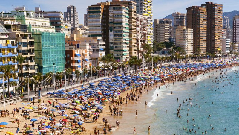 Boletines RNE - Nuevo récord histórico de turistas extranjeros - Escuchar ahora