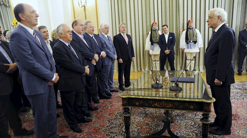 Boletines RNE - Toma posesión el nuevo gobierno griego - Escuchar ahora