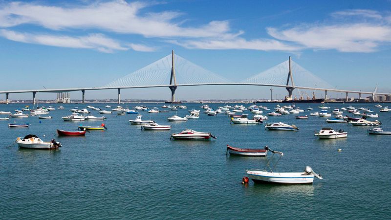 Radio 5 Actualidad - Rueda de emisoras: Cádiz inaugura uno de los puentes más altos del mundo - Escuchar ahora