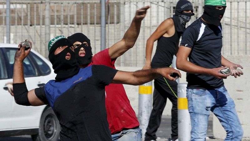 Radio 5 Actualidad - Israel autoriza a disparar con fuego real a los palestinos que lancen piedras - Escuchar ahora