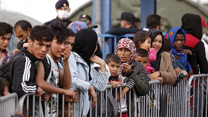 Entre paréntesis - Naciones Unidas alerta de un crecimiento del flujo de refugiados - Escuchar ahora