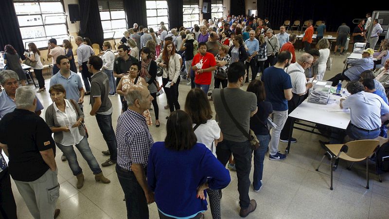 Elecciones catalanas 2015 - La participacin a las 18:00 horas, siete puntos ms que en 2012 - Escuchar ahora