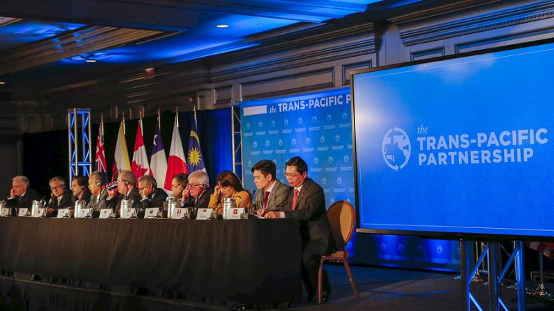 Entre paréntesis - El Acuerdo de Asociación Transpacífico une al 40% de la economía mundial - Escuchar ahora